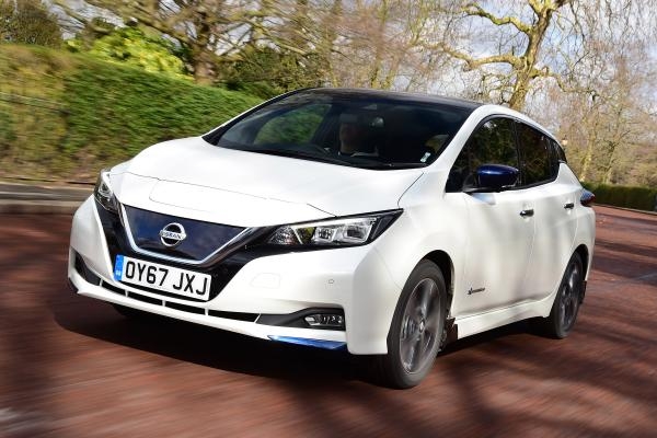 Nissan LEAF: O&lambda;&omicron;&kappa;&lambda;&eta;&rho;ώ&nu;&epsilon;&iota; &tau;&omicron; &mu;&alpha;&kappa;&rho;ύ&tau;&epsilon;&rho;&omicron; &kappa;&alpha;&iota; &pi;&iota;&omicron; &pi;&epsilon;&rho;ί&pi;&lambda;&omicron;&kappa;&omicron; &laquo;&alpha;&upsilon;&tau;ό&nu;&omicron;&mu;&omicron; &tau;&alpha;&xi;ί&delta;&iota;&raquo; &alpha;&upsilon;&tau;&omicron;&kappa;&iota;&nu;ή&tau;&omicron;&upsilon;