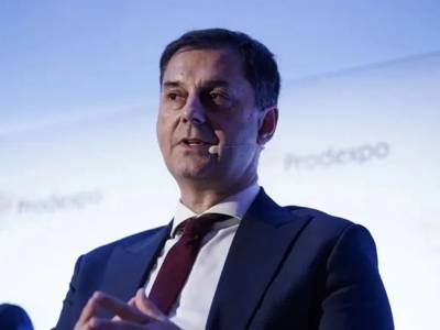 &Chi;. &Theta;&epsilon;&omicron;&chi;ά&rho;&eta;&sigmaf;: &laquo;&Delta;&epsilon;&nu; &theta;έ&lambda;&omicron;&upsilon;&mu;&epsilon; &nu;&alpha; &kappa;&lambda;&epsilon;ί&sigma;&omicron;&upsilon;&mu;&epsilon; &tau;&eta;&nu; &alpha;&gamma;&omicron;&rho;ά &tau;&eta;&sigmaf; &beta;&rho;&alpha;&chi;&upsilon;&chi;&rho;ό&nu;&iota;&alpha;&sigmaf; &mu;ί&sigma;&theta;&omega;&sigma;&eta;&sigmaf;, &kappa;&alpha;&theta;ώ&sigmaf; &alpha;&pi;&omicron;&rho;&rho;έ&omicron;&upsilon;&nu; &alpha;&pi;ό &alpha;&upsilon;&tau;ή &omicron;&phi;έ&lambda;&eta; &gamma;&iota;&alpha; &tau;&eta;&nu; &omicron;&iota;&kappa;&omicron;&nu;&omicron;&mu;ί&alpha;&raquo;
