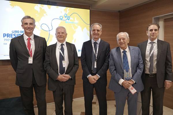 &Eta; &Upsilon;&delta;&rho;ό&gamma;&epsilon;&iota;&omicron;&sigmaf; &Alpha;&sigma;&phi;&alpha;&lambda;&iota;&sigma;&tau;&iota;&kappa;ή &upsilon;&pi;&omicron;&delta;έ&chi;&theta;&eta;&kappa;&epsilon; &sigma;&tau;&eta;&nu; &Epsilon;&lambda;&lambda;ά&delta;&alpha; &tau;&omicron;&nu; &Pi;&rho;ό&epsilon;&delta;&rho;&omicron; &tau;&omicron;&upsilon; &Omicron;&mu;ί&lambda;&omicron;&upsilon; Reale &kappa;&alpha;&iota; delegates &tau;&eta;&sigmaf; Reale Mutua