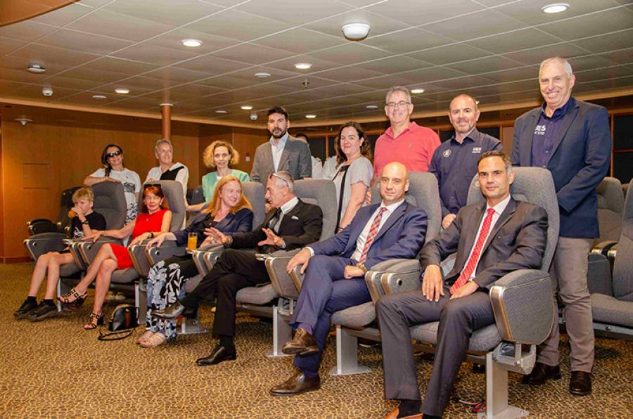 &Eta; UES Marine &pi;&rho;&omicron;&mu;ή&theta;&epsilon;&upsilon;&sigma;&epsilon; &mu;&epsilon; &nu;έ&alpha; &kappa;&alpha;&theta;ί&sigma;&mu;&alpha;&tau;&alpha; &tau;&omicron; Blue Star 2 &tau;&eta;&sigmaf; Attica Group