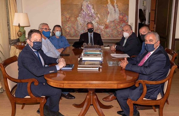 &Sigma;&upsilon;&nu;ά&nu;&tau;&eta;&sigma;&eta; &Epsilon;.&Epsilon;.&Alpha;. &mu;&epsilon; &tau;&eta;&nu; &eta;&gamma;&epsilon;&sigma;ί&alpha; &tau;&omicron;&upsilon; &Upsilon;&pi;&omicron;&upsilon;&rho;&gamma;&epsilon;ί&omicron;&upsilon; &Epsilon;&sigma;&omega;&tau;&epsilon;&rho;&iota;&kappa;ώ&nu; &mu;&epsilon; &sigma;&tau;ό&chi;&omicron; &tau;&eta;&nu; &epsilon;&pi;ί&lambda;&upsilon;&sigma;&eta; &pi;&rho;&omicron;&beta;&lambda;&eta;&mu;ά&tau;&omega;&nu; &mu;&iota;&kappa;&rho;&omicron;&mu;&epsilon;&sigma;&alpha;ί&omega;&nu; &epsilon;&pi;&iota;&chi;&epsilon;&iota;&rho;ή&sigma;&epsilon;&omega;&nu;