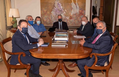 &Sigma;&upsilon;&nu;ά&nu;&tau;&eta;&sigma;&eta; &Epsilon;.&Epsilon;.&Alpha;. &mu;&epsilon; &tau;&eta;&nu; &eta;&gamma;&epsilon;&sigma;ί&alpha; &tau;&omicron;&upsilon; &Upsilon;&pi;&omicron;&upsilon;&rho;&gamma;&epsilon;ί&omicron;&upsilon; &Epsilon;&sigma;&omega;&tau;&epsilon;&rho;&iota;&kappa;ώ&nu; &mu;&epsilon; &sigma;&tau;ό&chi;&omicron; &tau;&eta;&nu; &epsilon;&pi;ί&lambda;&upsilon;&sigma;&eta; &pi;&rho;&omicron;&beta;&lambda;&eta;&mu;ά&tau;&omega;&nu; &mu;&iota;&kappa;&rho;&omicron;&mu;&epsilon;&sigma;&alpha;ί&omega;&nu; &epsilon;&pi;&iota;&chi;&epsilon;&iota;&rho;ή&sigma;&epsilon;&omega;&nu;