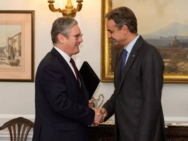 &Sigma;&upsilon;&nu;ά&nu;&tau;&eta;&sigma;&eta; &Mu;&eta;&tau;&sigma;&omicron;&tau;ά&kappa;&eta; &Sigma;&tau;ά&rho;&mu;&epsilon;&rho; &sigma;&tau;&omicron; &Lambda;&omicron;&nu;&delta;ί&nu;&omicron;: &Tau;&alpha; &Gamma;&lambda;&upsilon;&pi;&tau;ά &tau;&omicron;&upsilon; &Pi;&alpha;&rho;&theta;&epsilon;&nu;ώ&nu;&alpha; &sigma;&epsilon; &pi;&rho;ώ&tau;&omicron; &pi;&lambda;ά&nu;&omicron;
