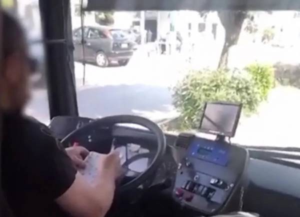 &Kappa;&eta;&phi;&iota;&sigma;&iota;ά: &Sigma;&epsilon; &delta;&iota;&alpha;&theta;&epsilon;&sigma;&iota;&mu;ό&tau;&eta;&tau;&alpha; &omicron; &omicron;&delta;&eta;&gamma;ό&sigmaf; &lambda;&epsilon;&omega;&phi;&omicron;&rho;&epsilon;ί&omicron;&upsilon; &pi;&omicron;&upsilon; έ&lambda;&upsilon;&nu;&epsilon; &sigma;&tau;&alpha;&upsilon;&rho;ό&lambda;&epsilon;&xi;&alpha; &epsilon;&nu;ώ &omicron;&delta;&eta;&gamma;&omicron;ύ&sigma;&epsilon;