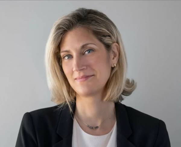 Sunlight Group: &Nu;έ&alpha; Corporate Affairs Director &eta; &Alpha;&gamma;&gamma;&epsilon;&lambda;&iota;&kappa;ή &Epsilon;&lambda;&epsilon;&upsilon;&theta;&epsilon;&rho;ί&omicron;&upsilon;