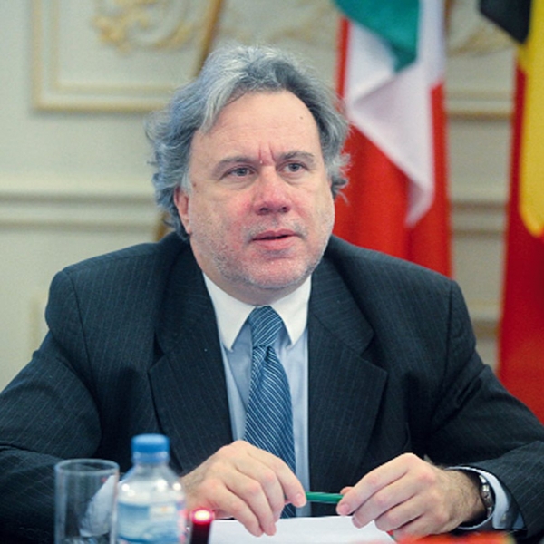 &Epsilon;&kappa;&lambda;&omicron;&gamma;ή &tau;&omicron;&upsilon; &Gamma;. &Kappa;&alpha;&tau;&rho;&omicron;ύ&gamma;&kappa;&alpha;&lambda;&omicron;&upsilon; &sigma;&tau;&eta;&nu; &pi;&rho;&omicron;&epsilon;&delta;&rho;ί&alpha; &tau;&eta;&sigmaf; &upsilon;&pi;&omicron;&epsilon;&pi;&iota;&tau;&rho;&omicron;&pi;ή&sigmaf; &gamma;&iota;&alpha; &tau;&eta; &Mu;. &Alpha;&nu;&alpha;&tau;&omicron;&lambda;ή &kappa;&alpha;&iota; &tau;&omicron;&nu; &Alpha;&rho;&alpha;&beta;&iota;&kappa;ό &Kappa;ό&sigma;&mu;&omicron; &tau;&omicron;&upsilon; &Sigma;&upsilon;&mu;&beta;&omicron;&upsilon;&lambda;ί&omicron;&upsilon; &tau;&eta;&sigmaf; &Epsilon;&upsilon;&rho;ώ&pi;&eta;&sigmaf;