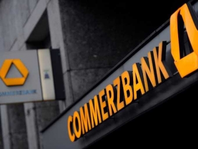 Commerzbank: &Zeta;&eta;&mu;&iota;έ&sigmaf; 69 &epsilon;&kappa;&alpha;&tau;. &epsilon;&upsilon;&rho;ώ &sigma;&tau;&omicron; &gamma;΄ &tau;&rho;ί&mu;&eta;&nu;&omicron;