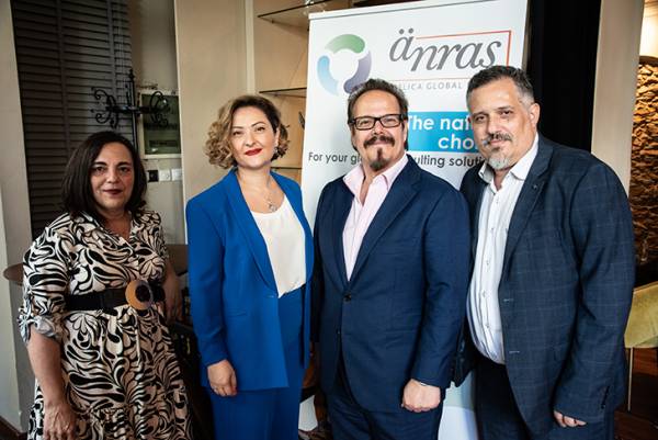 &Eta; Anras &gamma;&iota;ό&rho;&tau;&alpha;&sigma;&epsilon; &tau;&eta;&nu; &alpha;&pi;&omicron;&kappa;&lambda;&epsilon;&iota;&sigma;&tau;&iota;&kappa;ή &epsilon;&kappa;&pi;&rho;&omicron;&sigma;ώ&pi;&eta;&sigma;&eta; &tau;&eta;&sigmaf; Abelica Global