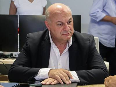 &Tau;&sigma;&iota;ά&rho;&alpha;&sigmaf;: &Epsilon;&nu;&delta;&epsilon;&chi;&omicron;&mu;έ&nu;&omega;&sigmaf; &sigma;&tau;&omicron; &epsilon;&pi;ό&mu;&epsilon;&nu;&omicron; &upsilon;&pi;&omicron;&upsilon;&rho;&gamma;&iota;&kappa;ό &sigma;&upsilon;&mu;&beta;&omicron;ύ&lambda;&iota;&omicron; &eta; &rho;ύ&theta;&mu;&iota;&sigma;&eta; &gamma;&iota;&alpha; &tau;&alpha; &kappa;ό&kappa;&kappa;&iota;&nu;&alpha; &delta;ά&nu;&epsilon;&iota;&alpha; &tau;&omega;&nu; &alpha;&gamma;&rho;&omicron;&tau;ώ&nu;