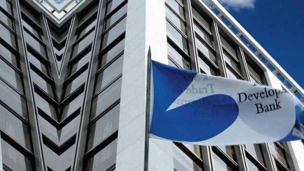 &Pi;&alpha;&rho;&epsilon;&upsilon;&xi;&epsilon;ί&nu;&iota;&alpha; &Tau;&rho;ά&pi;&epsilon;&zeta;&alpha;: &Delta;ά&nu;&epsilon;&iota;&omicron; 40 &epsilon;&kappa;&alpha;&tau;. &sigma;&tau;&eta;&nu; &Epsilon;&theta;&nu;&iota;&kappa;ή Factors