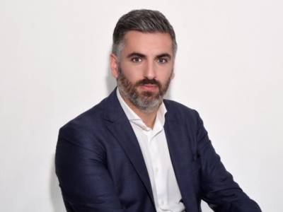 &Delta;&iota;&alpha;&mu;&alpha;&nu;&tau;ί&delta;&eta;&sigmaf;: &laquo;&Alpha;&rho;&kappa;&epsilon;&tau;ά &alpha;&nu;&alpha;&pi;ά&nu;&tau;&eta;&tau;&alpha; &epsilon;&rho;&omega;&tau;ή&mu;&alpha;&tau;&alpha; &alpha;&pi;ό &tau;&eta;&nu; &tau;&rho;&alpha;&gamma;&omega;&delta;ί&alpha; &sigma;&tau;&omicron;&upsilon;&sigmaf; &Pi;&alpha;&xi;&omicron;ύ&sigmaf;&raquo;
