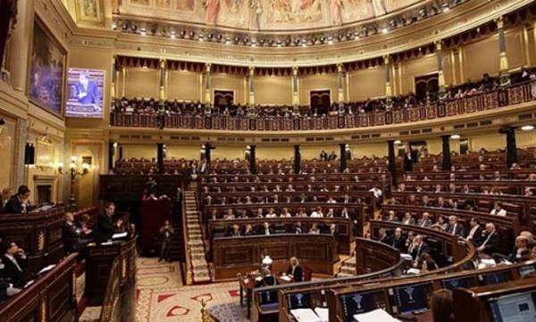 &Iota;&sigma;&pi;&alpha;&nu;ί&alpha;: Έ&xi;&tau;&rho;&alpha; &phi;ό&rho;&omicron;&sigmaf; 4,8% &sigma;&tau;&iota;&sigmaf; &tau;&rho;ά&pi;&epsilon;&zeta;&epsilon;&sigmaf; &kappa;&alpha;&iota; 1,2% &sigma;&tau;&iota;&sigmaf; &epsilon;&tau;&alpha;&iota;&rho;&epsilon;ί&epsilon;&sigmaf; &epsilon;&nu;έ&rho;&gamma;&epsilon;&iota;&alpha;&sigmaf;