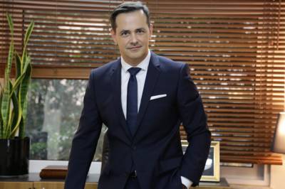 &Mu;&iota;&chi;. &Tau;&zeta;&omega;&rho;&tau;&zeta;&omega;&rho;ή&sigmaf; (&Sigma;&Epsilon;&Mu;&Alpha;): &Eta; &pi;&omicron;&lambda;&iota;&tau;&epsilon;ί&alpha; &omicron;&phi;&epsilon;ί&lambda;&epsilon;&iota; &nu;&alpha; &alpha;&lambda;&lambda;ά&xi;&epsilon;&iota; &sigma;&tau;ά&sigma;&eta; έ&nu;&alpha;&nu;&tau;&iota; &tau;&eta;&sigmaf; &alpha;&sigma;&phi;&alpha;&lambda;&iota;&sigma;&tau;&iota;&kappa;ή&sigmaf; &alpha;&gamma;&omicron;&rho;ά&sigmaf;