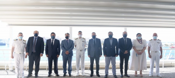 &Gamma;. &Pi;&lambda;&alpha;&kappa;&iota;&omega;&tau;ά&kappa;&eta;&sigmaf;: &Theta;&omega;&rho;&alpha;&kappa;ί&zeta;&omicron;&upsilon;&mu;&epsilon; &tau;&alpha; &nu;&eta;&sigma;&iota;ά &mu;&alpha;&sigmaf; - &Pi;έ&nu;&tau;&epsilon; &nu;έ&alpha; &pi;&epsilon;&rho;&iota;&pi;&omicron;&lambda;&iota;&kappa;ά &sigma;&kappa;ά&phi;&eta; &mu;&epsilon; &epsilon;&iota;&delta;&iota;&kappa;ό &upsilon;&gamma;&epsilon;&iota;&omicron;&nu;&omicron;&mu;&iota;&kappa;ό &epsilon;&xi;&omicron;&pi;&lambda;&iota;&sigma;&mu;ό &sigma;&tau;&omicron; &Lambda;&iota;&mu;&epsilon;&nu;&iota;&kappa;ό &Sigma;ώ&mu;&alpha;