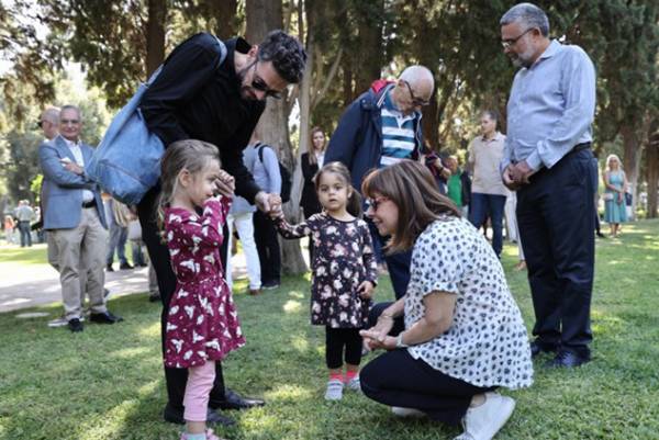 Ά&nu;&omicron;&iota;&xi;&epsilon; &kappa;&alpha;&iota; &pi;ά&lambda;&iota; &omicron; &kappa;ή&pi;&omicron;&sigmaf; &tau;&omicron;&upsilon; &Pi;&rho;&omicron;&epsilon;&delta;&rho;&iota;&kappa;&omicron;ύ &Mu;&epsilon;&gamma;ά&rho;&omicron;&upsilon; &gamma;&iota;&alpha; &tau;&omicron; &kappa;&omicron;&iota;&nu;ό
