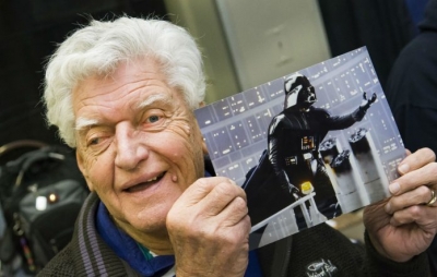 &Pi;έ&theta;&alpha;&nu;&epsilon; o &eta;&theta;&omicron;&pi;&omicron;&iota;ό&sigmaf; David Prowse, &omicron; &laquo;Darth Vader&raquo; &tau;&omicron;&upsilon; Star Wars