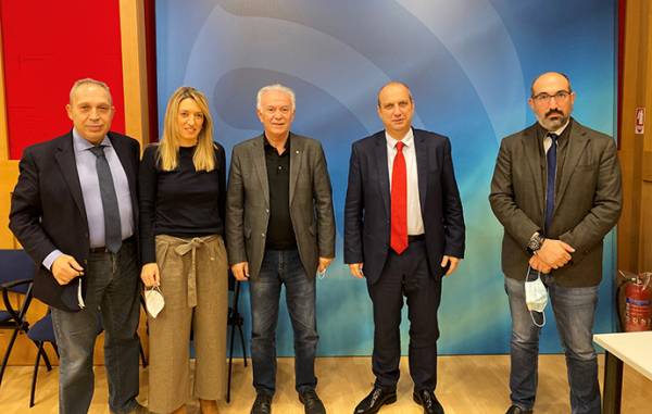 &Tau;&eta; &sigma;&upsilon;&gamma;&kappa;&rho;ό&tau;&eta;&sigma;&eta; &Omicron;&mu;ά&delta;&alpha;&sigmaf; &Epsilon;&rho;&gamma;&alpha;&sigma;ί&alpha;&sigmaf; &gamma;&iota;&alpha; &tau;&eta; &sigma;ύ&sigma;&tau;&alpha;&sigma;&eta; &epsilon;&nu;ό&sigmaf; &nu;έ&omicron;&upsilon; &Mu;&eta;&tau;&rho;ώ&omicron;&upsilon; &Tau;ύ&pi;&omicron;&upsilon; &alpha;&nu;&alpha;&kappa;&omicron;ί&nu;&omega;&sigma;&epsilon; &omicron; &Gamma;.&Omicron;&iota;&kappa;&omicron;&nu;ό&mu;&omicron;&upsilon;