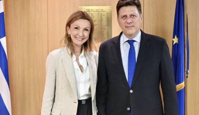 &Sigma;&upsilon;&nu;ά&nu;&tau;&eta;&sigma;&eta; &Mu;. &Beta;&alpha;&rho;&beta;&iota;&tau;&sigma;&iota;ώ&tau;&eta; &mu;&epsilon; &tau;&eta;&nu; Έ&nu;&omega;&sigma;&eta; &Epsilon;&lambda;&lambda;ή&nu;&omega;&nu; &Epsilon;&phi;&omicron;&pi;&lambda;&iota;&sigma;&tau;ώ&nu;