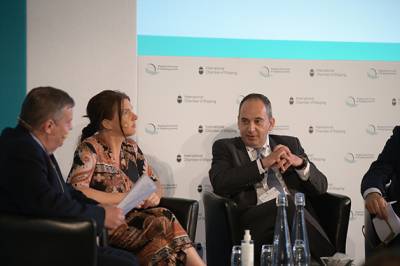 &Gamma;. &Pi;&lambda;&alpha;&kappa;&iota;&omega;&tau;ά&kappa;&eta;&sigmaf;: &laquo;&Eta; &alpha;&pi;&alpha;&nu;&theta;&rho;&alpha;&kappa;&omicron;&pi;&omicron;ί&eta;&sigma;&eta; &epsilon;&upsilon;&kappa;&alpha;&iota;&rho;ί&alpha; &gamma;&iota;&alpha; &tau;&eta; &beta;&epsilon;&lambda;&tau;ί&omega;&sigma;&eta; &tau;&eta;&sigmaf; &delta;&eta;&mu;ό&sigma;&iota;&alpha;&sigmaf; &epsilon;&iota;&kappa;ό&nu;&alpha;&sigmaf; &tau;&eta;&sigmaf; &nu;&alpha;&upsilon;&tau;&iota;&lambda;ί&alpha;&sigmaf;&raquo;