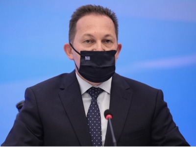 &Pi;έ&tau;&sigma;&alpha;&sigmaf;: &laquo;&Delta;&epsilon;&nu; &phi;&alpha;ί&nu;&epsilon;&tau;&alpha;&iota; &rho;&epsilon;&alpha;&lambda;&iota;&sigma;&tau;&iota;&kappa;ή &eta; ά&rho;&sigma;&eta; &tau;&omega;&nu; &pi;&epsilon;&rho;&iota;&omicron;&rho;&iota;&sigma;&mu;ώ&nu; &tau;&eta;&nu; 1&eta; &Delta;&epsilon;&kappa;&epsilon;&mu;&beta;&rho;ί&omicron;&upsilon;&raquo;
