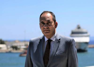 &Gamma;. &Pi;&lambda;&alpha;&kappa;&iota;&omega;&tau;ά&kappa;&eta;&sigmaf;: H &Tau;&omicron;&upsilon;&rho;&kappa;ί&alpha; &alpha;&rho;&nu;ή&theta;&eta;&kappa;&epsilon; &nu;&alpha; &sigma;&upsilon;&mu;&mu;&omicron;&rho;&phi;&omega;&theta;&epsilon;ί &mu;&epsilon; &tau;&iota;&sigmaf; &upsilon;&pi;&omicron;&chi;&rho;&epsilon;ώ&sigma;&epsilon;&iota;&sigmaf; &tau;&eta;&sigmaf; &pi;&rho;&omicron;&sigmaf; &tau;&eta;&nu; &Epsilon;&Epsilon;