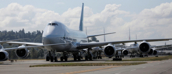 &Iota;&Alpha;&Tau;&Alpha;: 8.000 Boeing 747 &theta;&alpha; &chi;&rho;&epsilon;&iota;&alpha;&sigma;&tau;&omicron;ύ&nu; &gamma;&iota;&alpha; &tau;&eta; &mu;&epsilon;&tau;&alpha;&phi;&omicron;&rho;ά &tau;&omega;&nu; &epsilon;&mu;&beta;&omicron;&lambda;ί&omega;&nu;