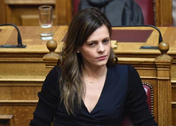 &Epsilon;. &Alpha;&chi;&tau;&sigma;&iota;ό&gamma;&lambda;&omicron;&upsilon;: &laquo;&Sigma;&tau;&omicron; έ&lambda;&epsilon;&omicron;&sigmaf; &mu;&alpha;&zeta;&iota;&kappa;ώ&nu; &pi;&lambda;&epsilon;&iota;&sigma;&tau;&eta;&rho;&iota;&alpha;&sigma;&mu;ώ&nu; &omicron;&iota; &delta;&alpha;&nu;&epsilon;&iota;&omicron;&lambda;ή&pi;&tau;&epsilon;&sigmaf; &mu;&epsilon; &epsilon;&pi;&iota;&lambda;&omicron;&gamma;ή &tau;&eta;&sigmaf; &kappa;&upsilon;&beta;έ&rho;&nu;&eta;&sigma;&eta;&sigmaf;&raquo;