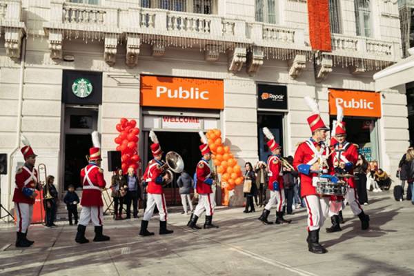 Vodafone &Epsilon;&lambda;&lambda;ά&delta;&alpha;&sigmaf; &kappa;&alpha;&iota; Public &mu;&alpha;&zeta;ί &ndash; &Nu;έ&alpha; &sigma;&tau;&rho;&alpha;&tau;&eta;&gamma;&iota;&kappa;ή &sigma;&upsilon;&nu;&epsilon;&rho;&gamma;&alpha;&sigma;ί&alpha; &gamma;&iota;&alpha; &mu;ί&alpha; &omicron;&lambda;&omicron;&kappa;&lambda;&eta;&rho;&omega;&mu;έ&nu;&eta; &epsilon;&mu;&pi;&epsilon;&iota;&rho;ί&alpha; &tau;&epsilon;&chi;&nu;&omicron;&lambda;&omicron;&gamma;ί&alpha;&sigmaf;