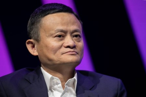 &Omicron; &Tau;&zeta;&alpha;&kappa; &Mu;&alpha; &tau;&eta;&sigmaf; Alibaba &delta;&omega;&rho;ί&zeta;&epsilon;&iota; 2 &epsilon;&kappa;&alpha;&tau;&omicron;&mu;&mu;ύ&rho;&iota;&alpha; &mu;ά&sigma;&kappa;&epsilon;&sigmaf; &sigma;&tau;&eta;&nu; &Epsilon;&upsilon;&rho;ώ&pi;&eta;