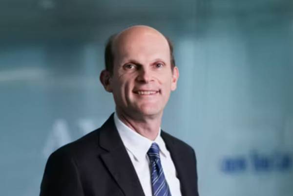 &Nu;έ&omicron;&sigmaf; &Pi;&rho;ό&epsilon;&delta;&rho;&omicron;&sigmaf; &tau;&eta;&sigmaf; Insurance Europe &omicron; Fr&eacute;d&eacute;ric de Courtois &tau;&eta;&sigmaf; AXA