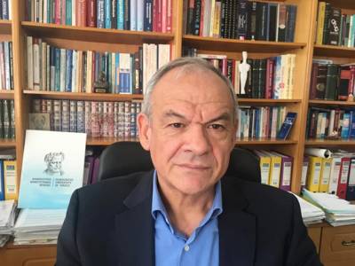 &Epsilon;&Omicron;&Phi;: &Nu;έ&omicron;&sigmaf; &pi;&rho;ό&epsilon;&delta;&rho;&omicron;&sigmaf; &omicron; &Epsilon;&upsilon;ά&gamma;&gamma;&epsilon;&lambda;&omicron;&sigmaf; &Mu;&alpha;&nu;&omega;&lambda;ό&pi;&omicron;&upsilon;&lambda;&omicron;&sigmaf;