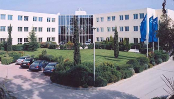 Mercedes-Benz &Epsilon;&lambda;&lambda;ά&sigmaf;: &Sigma;&tau;&rho;&alpha;&tau;&eta;&gamma;&iota;&kappa;ή &sigma;&upsilon;&nu;&epsilon;&rho;&gamma;&alpha;&sigma;ί&alpha; &mu;&epsilon; ELPEDISON