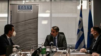 &Upsilon;&Pi;&Epsilon;&Nu;: &Tau;&rho;&epsilon;&iota;&sigmaf; &pi;&rho;&omega;&tau;&omicron;&beta;&omicron;&upsilon;&lambda;ί&epsilon;&sigmaf; &gamma;&iota;&alpha; &epsilon;&pi;&iota;&tau;ά&chi;&upsilon;&nu;&sigma;&eta; &tau;&omega;&nu; &epsilon;&rho;&epsilon;&upsilon;&nu;ώ&nu; &gamma;&iota;&alpha; &upsilon;&delta;&rho;&omicron;&gamma;&omicron;&nu;ά&nu;&theta;&rho;&alpha;&kappa;&epsilon;&sigmaf;