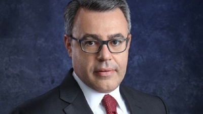 &Beta;&alpha;&sigma;ί&lambda;&eta;&sigmaf; &Psi;ά&lambda;&tau;&eta;&sigmaf; &sigma;&tau;&omicron; Bloomberg: &laquo;&Epsilon;&pi;&iota;&tau;&alpha;&chi;ύ&nu;&omicron;&upsilon;&mu;&epsilon; &tau;&eta;&nu; &alpha;&nu;&tau;&iota;&mu;&epsilon;&tau;ώ&pi;&iota;&sigma;&eta; &tau;&omega;&nu; &kappa;ό&kappa;&kappa;&iota;&nu;&omega;&nu; &delta;&alpha;&nu;&epsilon;ί&omega;&nu;, &pi;&alpha;&rho;ά &tau;&iota;&sigmaf; &alpha;&nu;&tau;&iota;&xi;&omicron;ό&tau;&eta;&tau;&epsilon;&sigmaf;&raquo;
