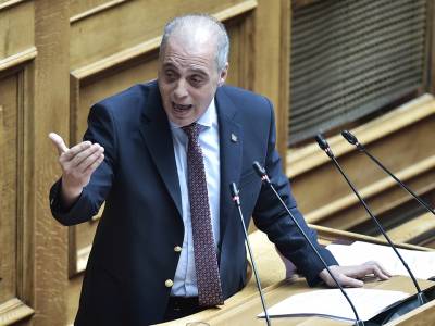 &Alpha;ί&rho;&epsilon;&tau;&alpha;&iota; &eta; &alpha;&sigma;&upsilon;&lambda;ί&alpha; &tau;&omicron;&upsilon; &Kappa;&upsilon;&rho;&iota;ά&kappa;&omicron;&upsilon; &Beta;&epsilon;&lambda;ό&pi;&omicron;&upsilon;&lambda;&omicron;&upsilon;