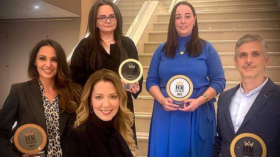 &Tau;έ&sigma;&sigma;&epsilon;&rho;&iota;&sigmaf; &delta;&iota;&alpha;&kappa;&rho;ί&sigma;&epsilon;&iota;&sigmaf; &gamma;&iota;&alpha; &tau;&eta;&nu; Bayer &Epsilon;&lambda;&lambda;ά&sigmaf; &sigma;&tau;&alpha; HR Awards 2021