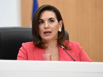 &Kappa;&epsilon;&phi;&alpha;&lambda;&omicron;&gamma;&iota;ά&nu;&nu;&eta;: &Sigma;&tau;&alpha; 20 &epsilon;&upsilon;&rho;ώ &tau;&omicron; &tau;έ&lambda;&omicron;&sigmaf; &kappa;&rho;&omicron;&upsilon;&alpha;&zeta;&iota;έ&rho;&alpha;&sigmaf; &gamma;&iota;&alpha; &Mu;ύ&kappa;&omicron;&nu;&omicron; &kappa;&alpha;&iota; &Sigma;&alpha;&nu;&tau;&omicron;&rho;ί&nu;&eta;