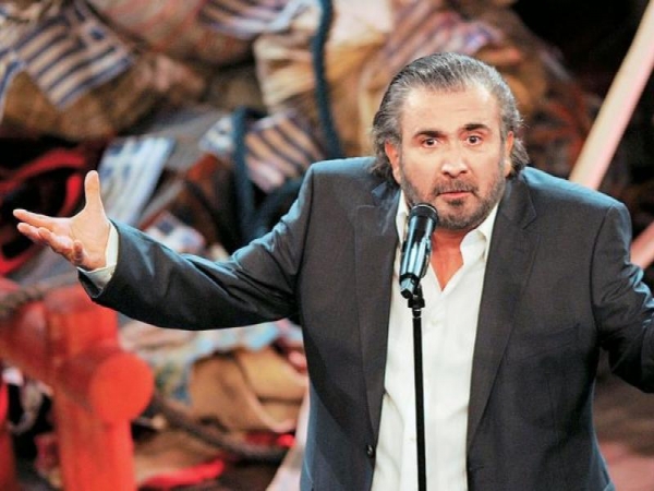 &Lambda;ά&kappa;&eta;&sigmaf; &Lambda;&alpha;&zeta;ό&pi;&omicron;&upsilon;&lambda;&omicron;&sigmaf;: &Sigma;&tau;&omicron; &nu;&omicron;&sigma;&omicron;&kappa;&omicron;&mu;&epsilon;ί&omicron; &mu;&epsilon;&tau;ά &tau;&omicron; &epsilon;&mu;&beta;ό&lambda;&iota;&omicron; &tau;&omicron;&upsilon; &kappa;&omicron;&rho;&omega;&nu;&omicron;ϊ&omicron;ύ