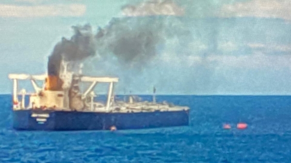 &Phi;&omega;&tau;&iota;ά &sigma;&epsilon; &epsilon;&lambda;&lambda;&eta;&nu;ό&kappa;&tau;&eta;&tau;&omicron; &tau;ά&nu;&kappa;&epsilon;&rho; &sigma;&tau;&eta; &Sigma;&rho;&iota; &Lambda;ά&nu;&kappa;&alpha;