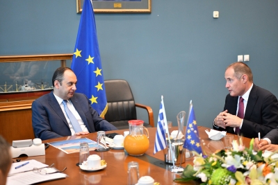 &Pi;&lambda;&alpha;&kappa;&iota;&omega;&tau;ά&kappa;&eta;&sigmaf;: &Zeta;ή&tau;&eta;&sigma;&epsilon; &epsilon;&nu;ί&sigma;&chi;&upsilon;&sigma;&eta; &tau;&eta;&sigmaf; &sigma;&upsilon;&nu;&epsilon;&rho;&gamma;&alpha;&sigma;ί&alpha;&sigmaf; &mu;&epsilon; &tau;&eta;&nu; FRONTEX