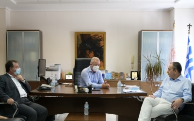 &Gamma;. &Pi;&lambda;&alpha;&kappa;&iota;&omega;&tau;ά&kappa;&eta;&sigmaf;: &Mu;&epsilon; &delta;&iota;ά&lambda;&omicron;&gamma;&omicron; &kappa;&alpha;&iota; &sigma;&upsilon;&nu;&epsilon;&nu;&nu;ό&eta;&sigma;&eta; &pi;&rho;&omicron;&chi;&omega;&rho;&epsilon;ί &eta; &alpha;&xi;&iota;&omicron;&pi;&omicron;ί&eta;&sigma;&eta; &tau;&omicron;&upsilon; &lambda;&iota;&mu;&alpha;&nu;&iota;&omicron;ύ &sigma;&tau;&eta;&nu; &Eta;&gamma;&omicron;&upsilon;&mu;&epsilon;&nu;ί&tau;&sigma;&alpha;