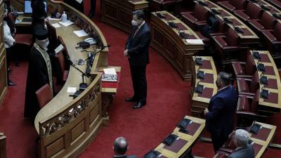&Omicron;&rho;&kappa;ί&sigma;&tau;&eta;&kappa;&epsilon; &beta;&omicron;&upsilon;&lambda;&epsilon;&upsilon;&tau;ή&sigmaf; &tau;&eta;&sigmaf; &Nu;&Delta; &omicron; &Theta;. &Sigma;&kappa;&upsilon;&lambda;&alpha;&kappa;ά&kappa;&eta;&sigmaf;, &sigma;&tau;&eta; &theta;έ&sigma;&eta; &tau;&eta;&sigmaf; &Mu;. &Gamma;&iota;&alpha;&nu;&nu;ά&kappa;&omicron;&upsilon;
