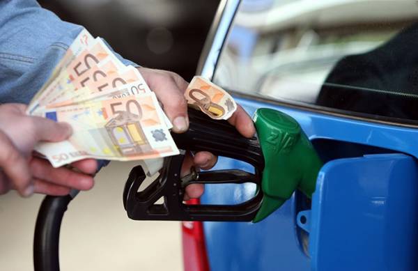 &Rho;&epsilon;&kappa;ό&rho; &alpha;&nu;ό&delta;&omicron;&upsilon; &sigma;&tau;&iota;&sigmaf; &tau;&iota;&mu;έ&sigmaf; &tau;&omega;&nu; &kappa;&alpha;&upsilon;&sigma;ί&mu;&omega;&nu; &sigma;&tau;&eta;&nu; &Alpha;&tau;&tau;&iota;&kappa;ή