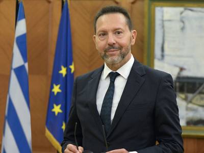 &Gamma;. &Sigma;&tau;&omicron;&upsilon;&rho;&nu;ά&rho;&alpha;&sigmaf;: &Eta; &Tau;&rho;ά&pi;&epsilon;&zeta;&alpha; &tau;&eta;&sigmaf; &Epsilon;&lambda;&lambda;ά&delta;&omicron;&sigmaf; &sigma;&upsilon;&nu;&epsilon;&chi;ί&zeta;&epsilon;&iota; &tau;&omicron; έ&rho;&gamma;&omicron; &tau;&eta;&sigmaf; &gamma;&iota;&alpha; &tau;&eta;&nu; &kappa;&lambda;&iota;&mu;&alpha;&tau;&iota;&kappa;ή &alpha;&lambda;&lambda;&alpha;&gamma;ή