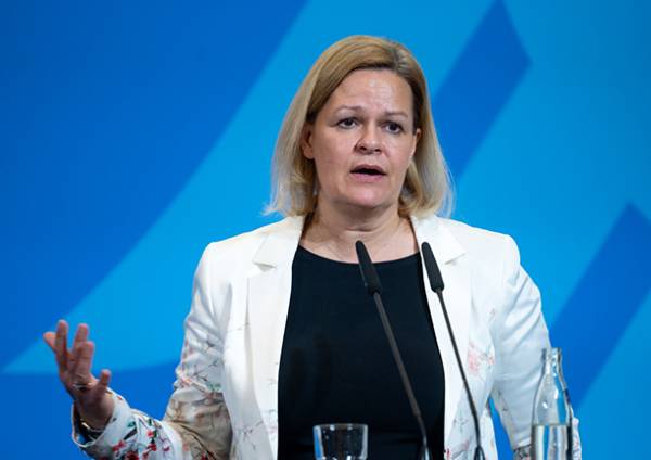 &Gamma;&epsilon;&rho;&mu;&alpha;&nu;ί&delta;&alpha; &upsilon;&pi;. &Epsilon;&sigma;&omega;&tau;&epsilon;&rho;&iota;&kappa;ώ&nu;: &Epsilon;ί&nu;&alpha;&iota; &sigma;ί&gamma;&omicron;&upsilon;&rho;&alpha; &lambda;&omicron;&gamma;&iota;&kappa;ό &nu;&alpha; έ&chi;&omicron;&upsilon;&mu;&epsilon; &pi;&rho;&omicron;&mu;ή&theta;&epsilon;&iota;&epsilon;&sigmaf; έ&kappa;&tau;&alpha;&kappa;&tau;&eta;&sigmaf; &alpha;&nu;ά&gamma;&kappa;&eta;&sigmaf; &sigma;&tau;&omicron; &sigma;&pi;ί&tau;&iota;