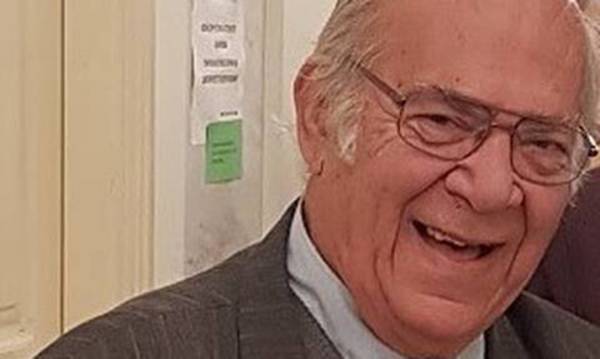 &Pi;έ&theta;&alpha;&nu;&epsilon; &omicron; &delta;&eta;&mu;&omicron;&sigma;&iota;&omicron;&gamma;&rho;ά&phi;&omicron;&sigmaf; &Gamma;&iota;ά&nu;&nu;&eta;&sigmaf; &Phi;ύ&tau;&rho;&alpha;&sigmaf;