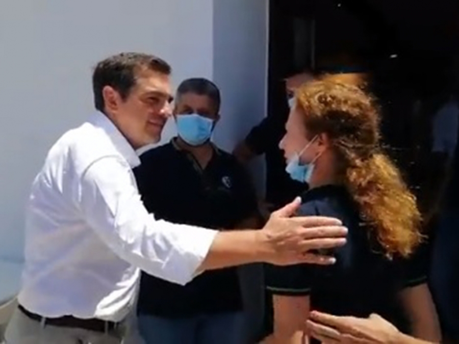 &Sigma;&tau;&eta; &Nu;ά&xi;&omicron; &omicron; &Alpha;&lambda;έ&xi;&eta;&sigmaf; &Tau;&sigma;ί&pi;&rho;&alpha;&sigmaf;