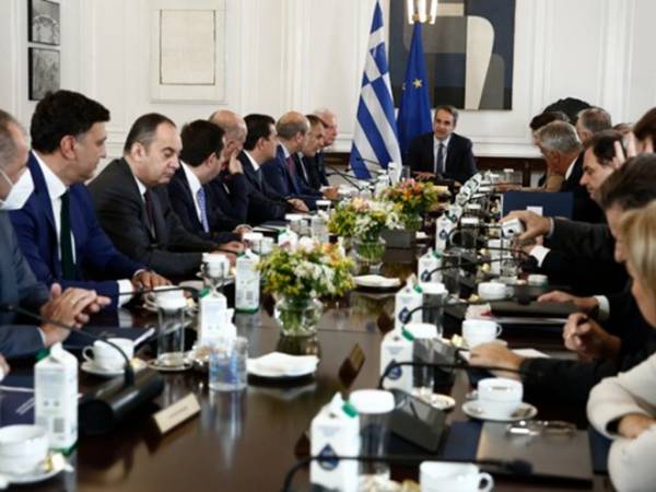 &Upsilon;&pi;&omicron;&upsilon;&rho;&gamma;&iota;&kappa;ό &Sigma;&upsilon;&mu;&beta;&omicron;ύ&lambda;&iota;&omicron;: O&iota; 7 &kappa;&upsilon;&beta;&epsilon;&rho;&nu;&eta;&tau;&iota;&kappa;έ&sigmaf; &delta;&rho;ά&sigma;&epsilon;&iota;&sigmaf; &pi;&omicron;&upsilon; &alpha;&pi;&omicron;&phi;&alpha;&sigma;ί&sigma;&tau;&eta;&kappa;&alpha;&nu;