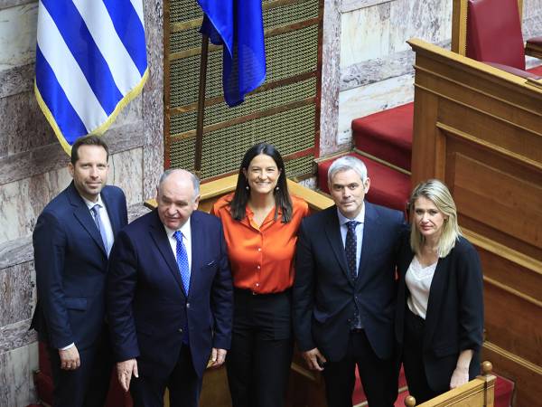 &Psi;&eta;&phi;ί&sigma;&tau;&eta;&kappa;&epsilon; &tau;&omicron; &nu;&omicron;&mu;&omicron;&sigma;&chi;έ&delta;&iota;&omicron; &gamma;&iota;&alpha; &tau;&omicron; 13&omega;&rho;&omicron;