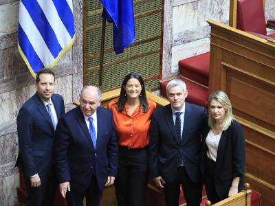 &Psi;&eta;&phi;ί&sigma;&tau;&eta;&kappa;&epsilon; &tau;&omicron; &nu;&omicron;&mu;&omicron;&sigma;&chi;έ&delta;&iota;&omicron; &gamma;&iota;&alpha; &tau;&omicron; 13&omega;&rho;&omicron;